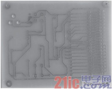  制作完成的单片机最小系统电路板