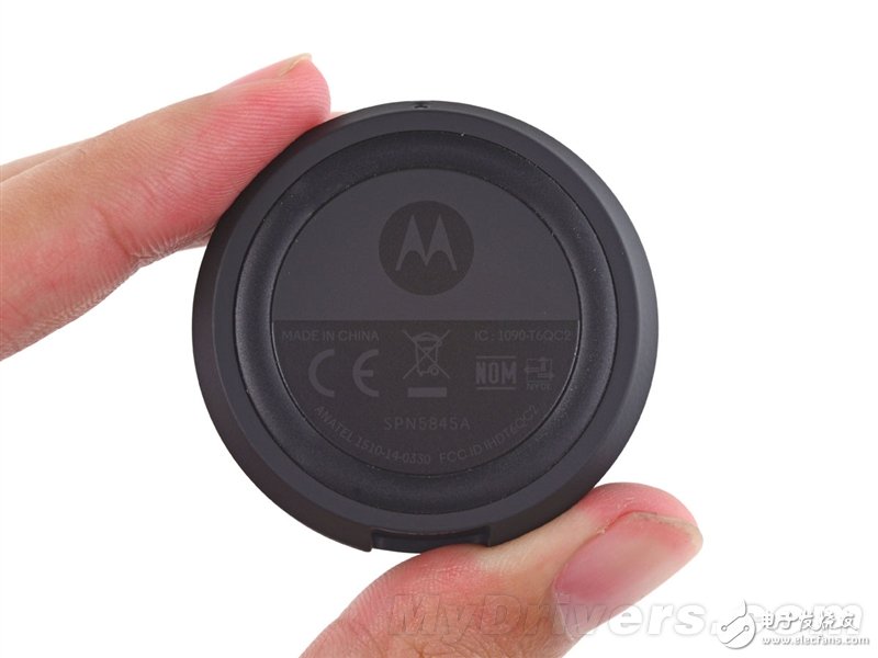 Moto 360暴力拆解：足以秒杀Apple Watch的智能手表？