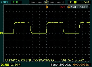 这是1khz的方波,第一幅图电阻为1k,而第二副图电阻为100k,可以明显的